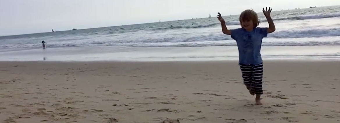 Ravi - blowing through the chains 100% improvised music